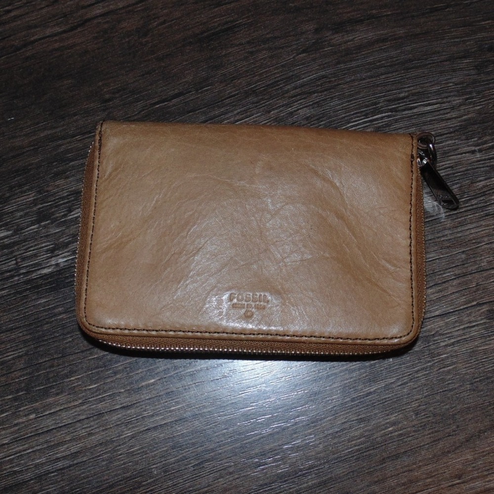 Fossil Zip Around Wallet  Tan Leather